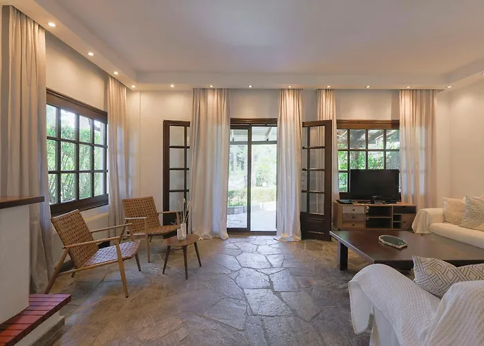 Coconut & Vanilla & Pineapple Pool Apartments #Feelslikehome